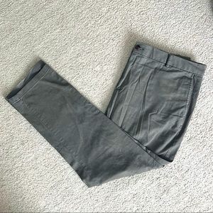 Men’s Old Navy Ultimate Athletic Built-In Flex Pants - 32 length